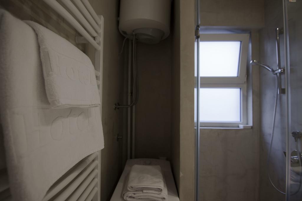 Studio Apartment Picasso Belgrado Buitenkant foto